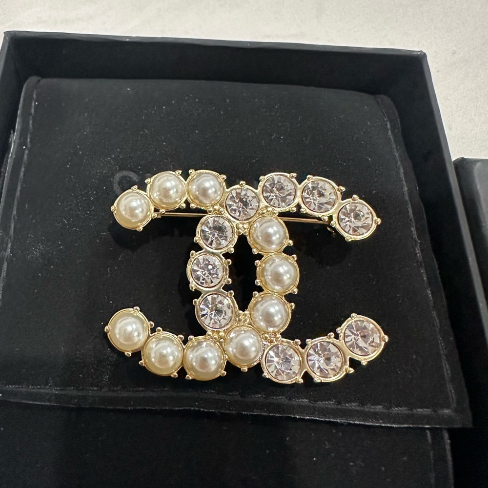 Chanel Brooch - Picture 3 of 5